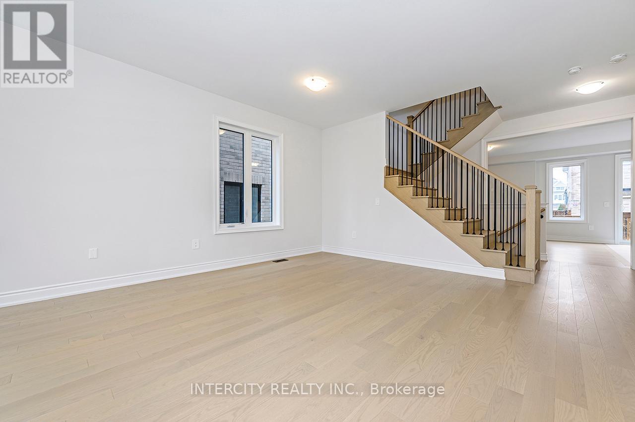 51 Bostock Drive, Georgina, Ontario L4P 0S5 - Photo 9 - N12148697