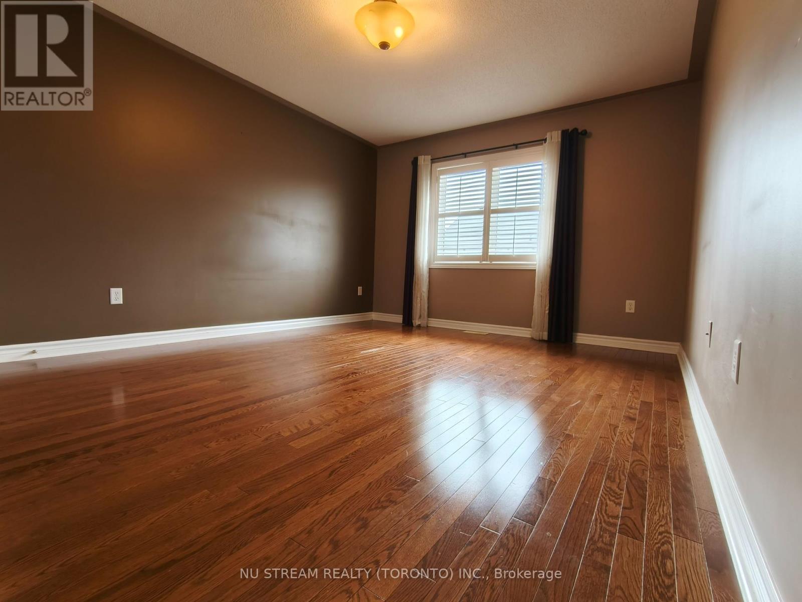 279 Twin Hills Crescent, Vaughan, Ontario  L4H 0H4 - Photo 14 - N12148718