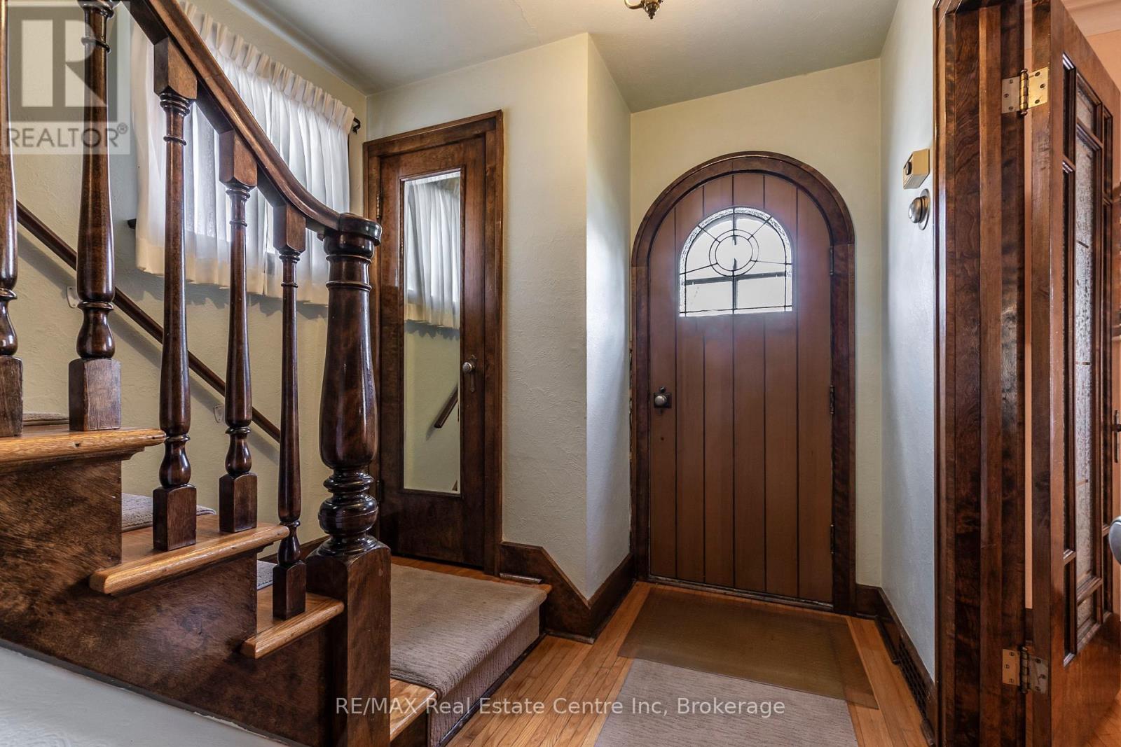 100 Borden Avenue N, Kitchener, Ontario  N2H 3J4 - Photo 6 - X12148730