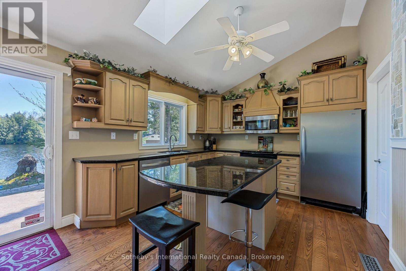 9 Pauls Bay Road, Mcdougall, Ontario  P2A 2W7 - Photo 5 - X12148763
