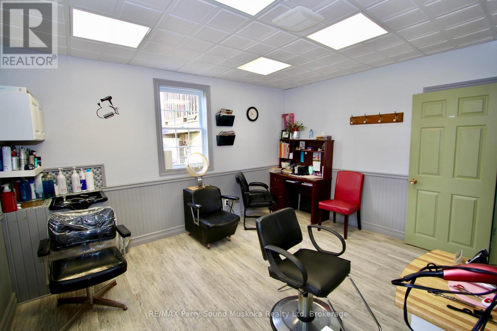 4249 Highway 520 Highway, Magnetawan, Ontario  P0A 1P0 - Photo 6 - X12148842