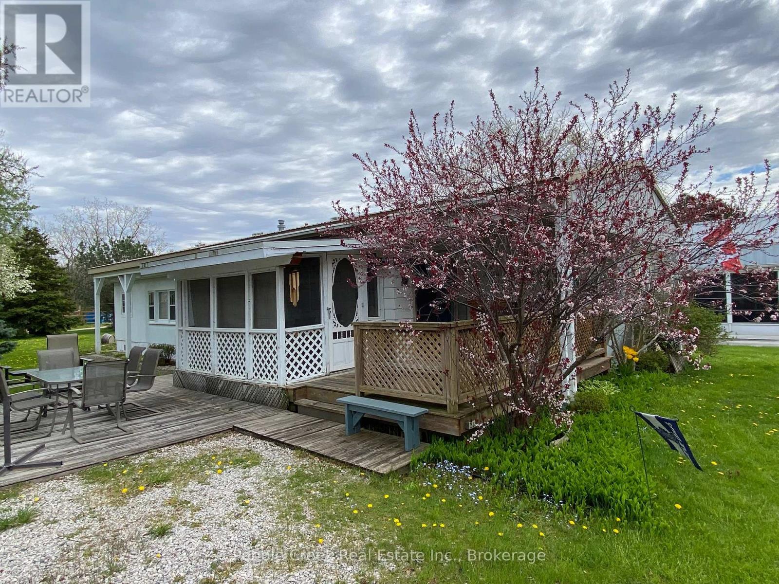 6 Turnbull's Grove Road S, Bluewater, Ontario  N0M 1N0 - Photo 1 - X12148878