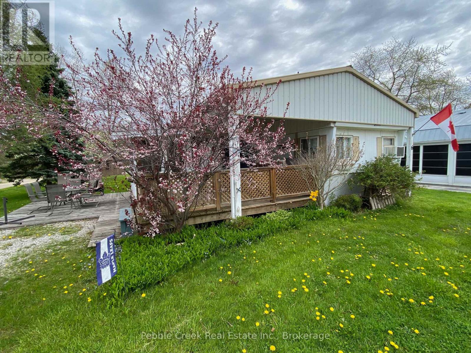 Photo 2 of 24 for 6 Turnbull's Grove Road S
