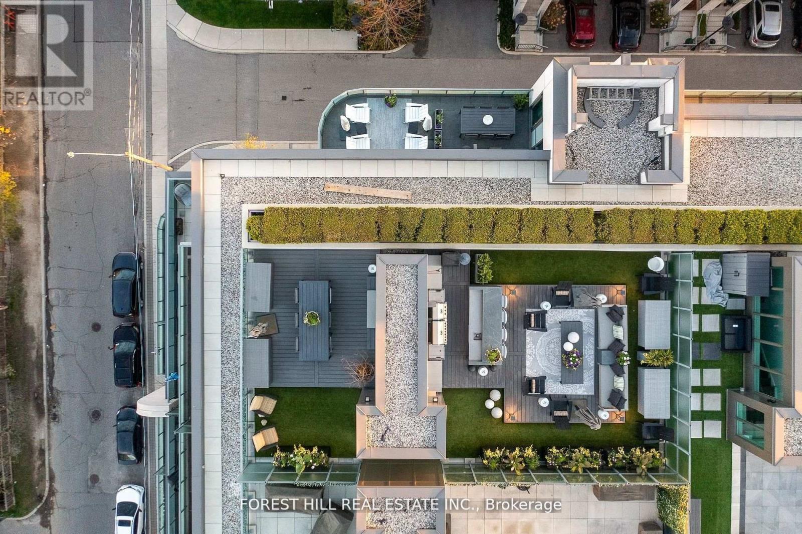 Property at 706 - 377 MADISON AVENUE image 2