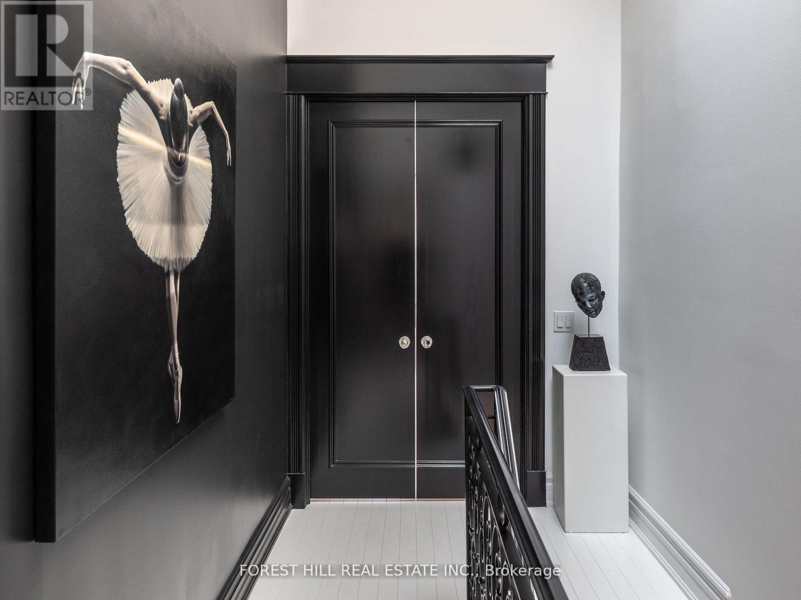 42 Berryman Street, Toronto, Ontario  M5R 1M6 - Photo 14 - C12148809