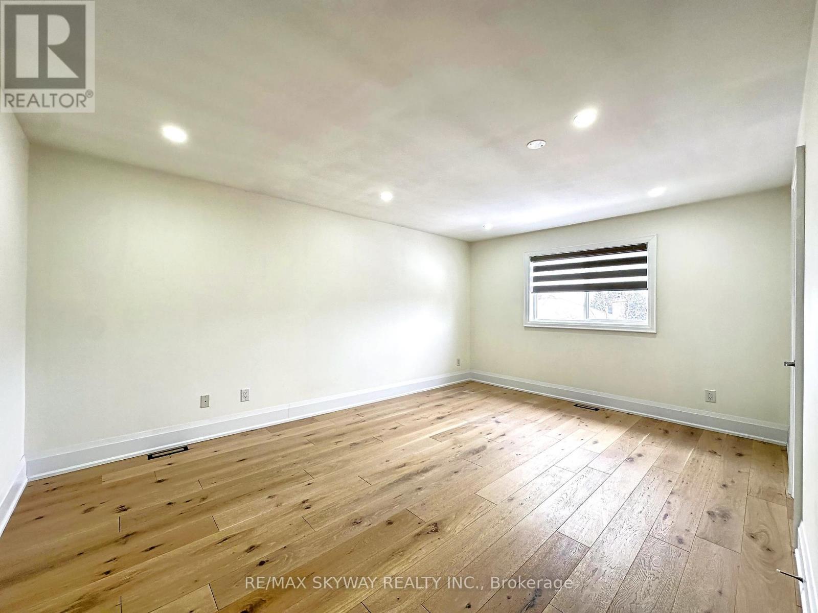 4695 Apple Blossom Circle, Mississauga (Creditview), Ontario  L5V 3C7 - Photo 16 - W12148679
