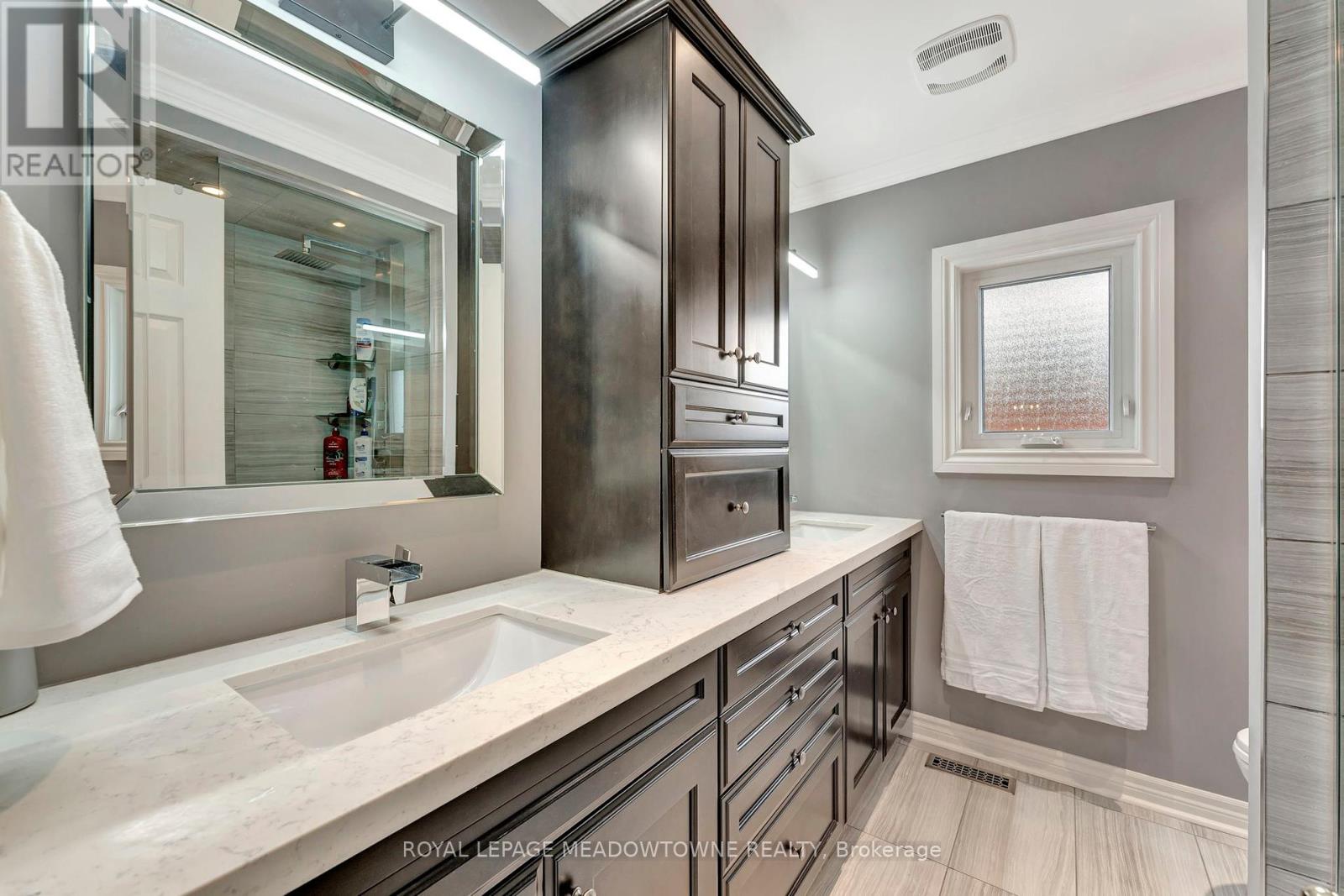 2008 Peak Place, Oakville, Ontario  L6H 5T2 - Photo 28 - W12148712