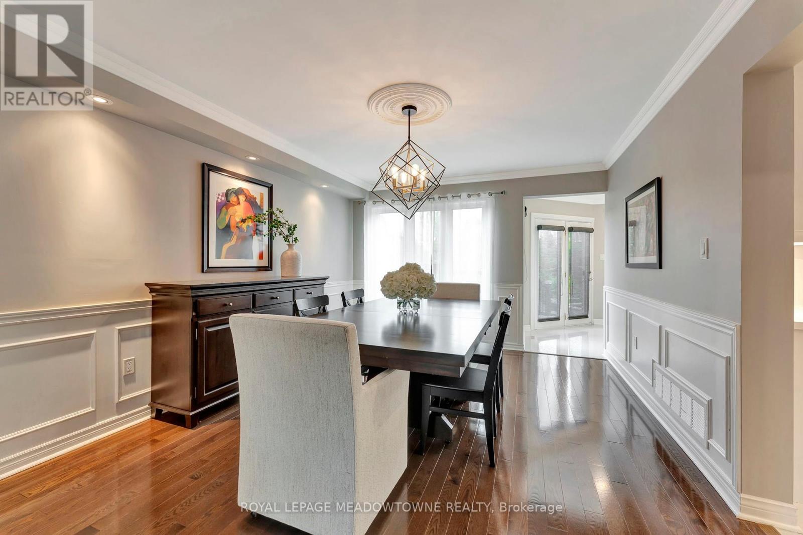 2008 Peak Place, Oakville, Ontario  L6H 5T2 - Photo 6 - W12148712