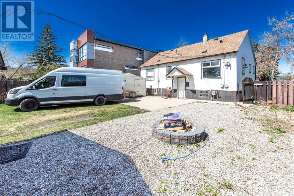 Property at 219 15 Avenue NE image 4