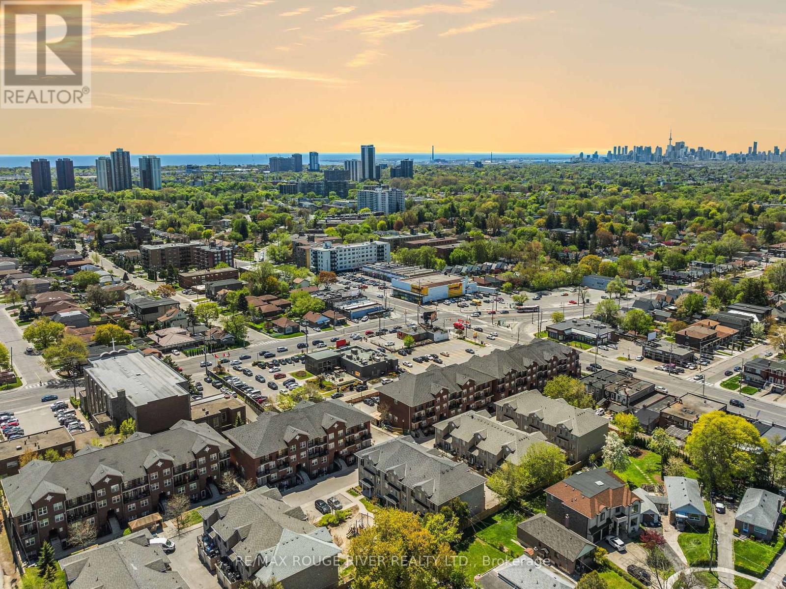103 - 25 STRANGFORD LANE, Toronto, Ontario