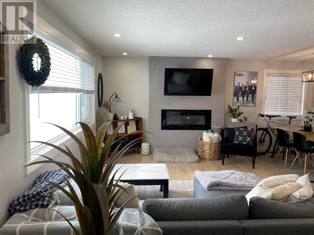 2 Harmon Place Sw, Calgary, Alberta  T2V 2Z9 - Photo 4 - A2220439