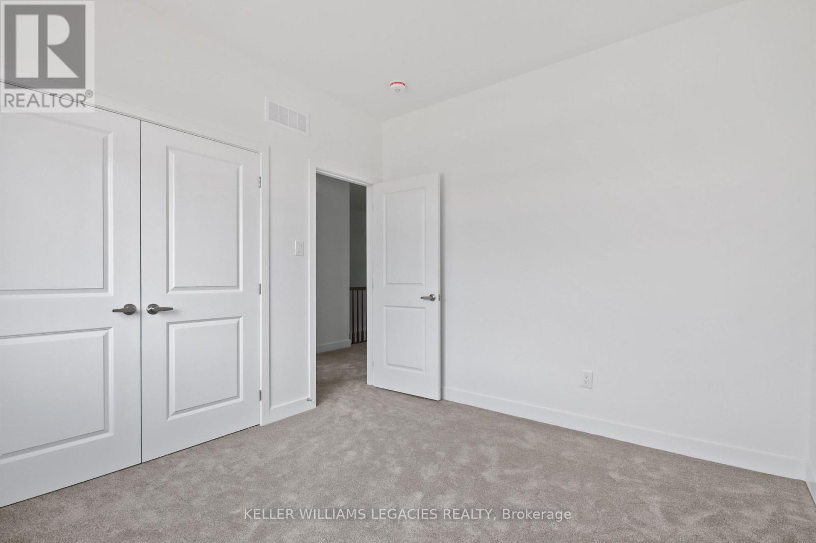 11 Mendoza Way, Ottawa, Ontario  K2S 1B6 - Photo 14 - X12148698