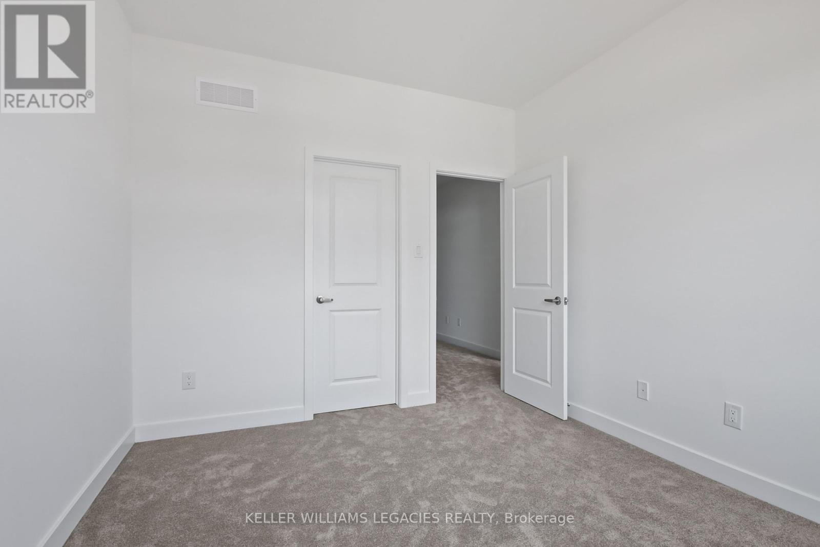 11 Mendoza Way, Ottawa, Ontario  K2S 1B6 - Photo 18 - X12148698