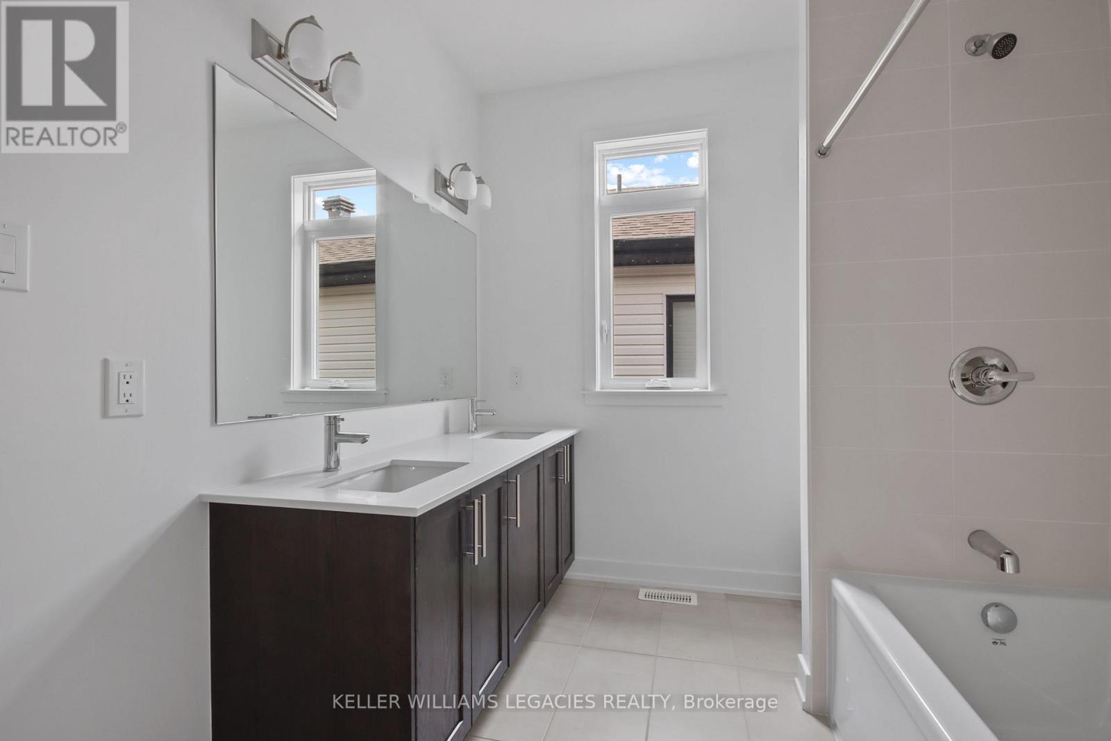 11 Mendoza Way, Ottawa, Ontario  K2S 1B6 - Photo 29 - X12148698