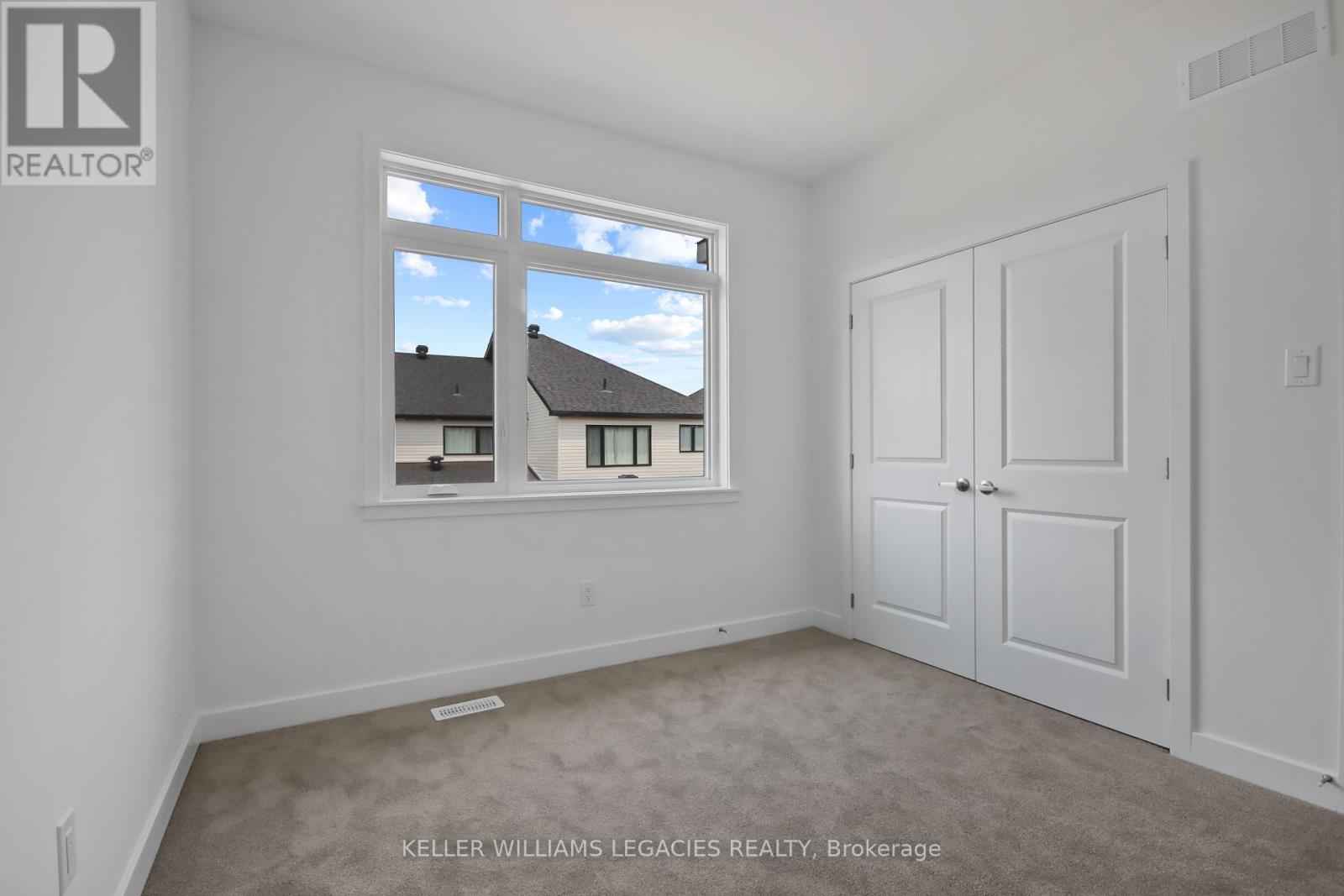 11 Mendoza Way, Ottawa, Ontario  K2S 1B6 - Photo 32 - X12148698