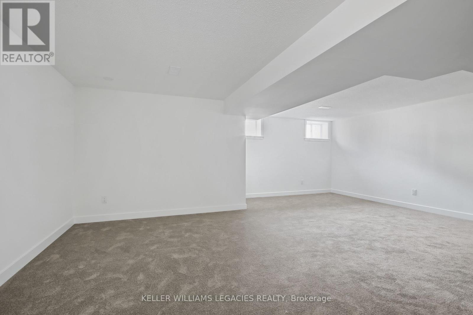 11 Mendoza Way, Ottawa, Ontario  K2S 1B6 - Photo 34 - X12148698