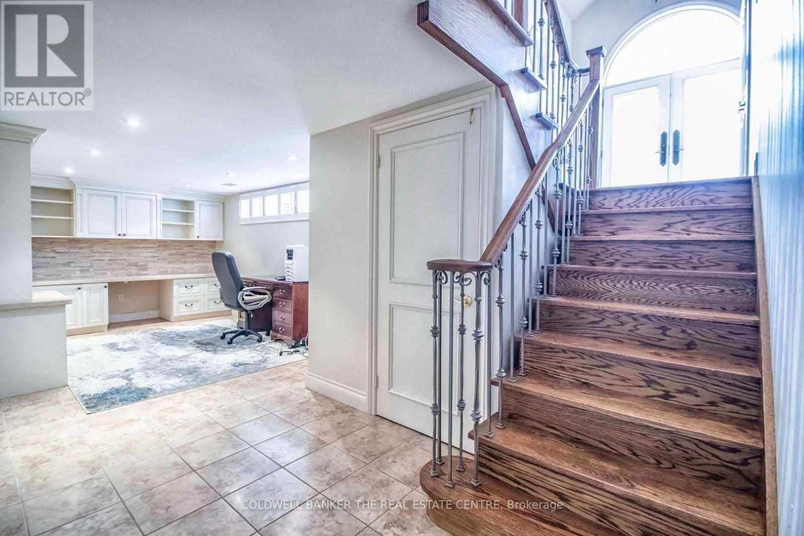 4 Orlon Crescent, Richmond Hill, Ontario  L4C 6S5 - Photo 14 - N12148754