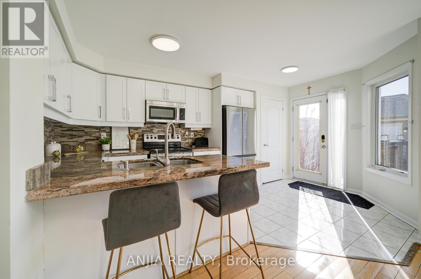 42 Gas Lamp Lane, Markham (Cornell), Ontario  L6B 0H5 - Photo 15 - N12148760