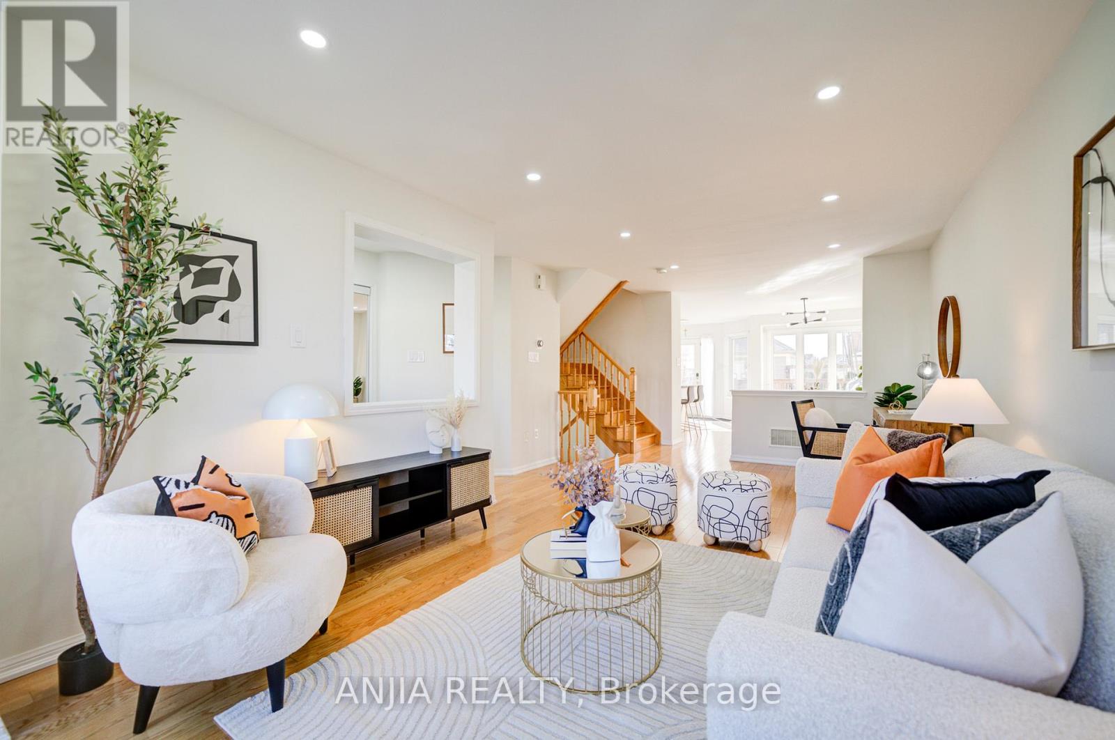 42 Gas Lamp Lane, Markham (Cornell), Ontario  L6B 0H5 - Photo 5 - N12148760
