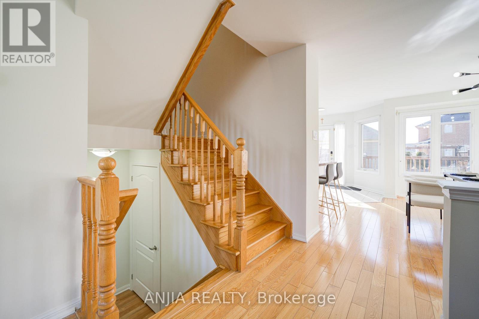42 Gas Lamp Lane, Markham (Cornell), Ontario  L6B 0H5 - Photo 9 - N12148760