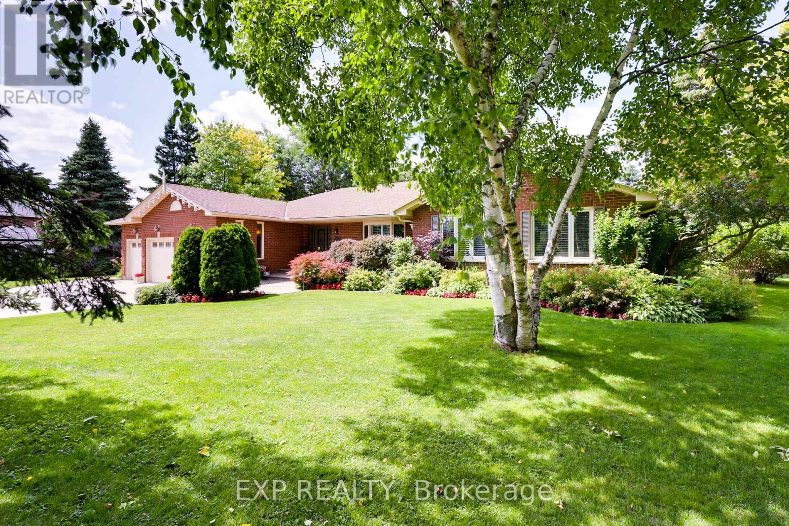 287 Burns Boulevard, King, Ontario  L7B 1E1 - Photo 2 - N12148818