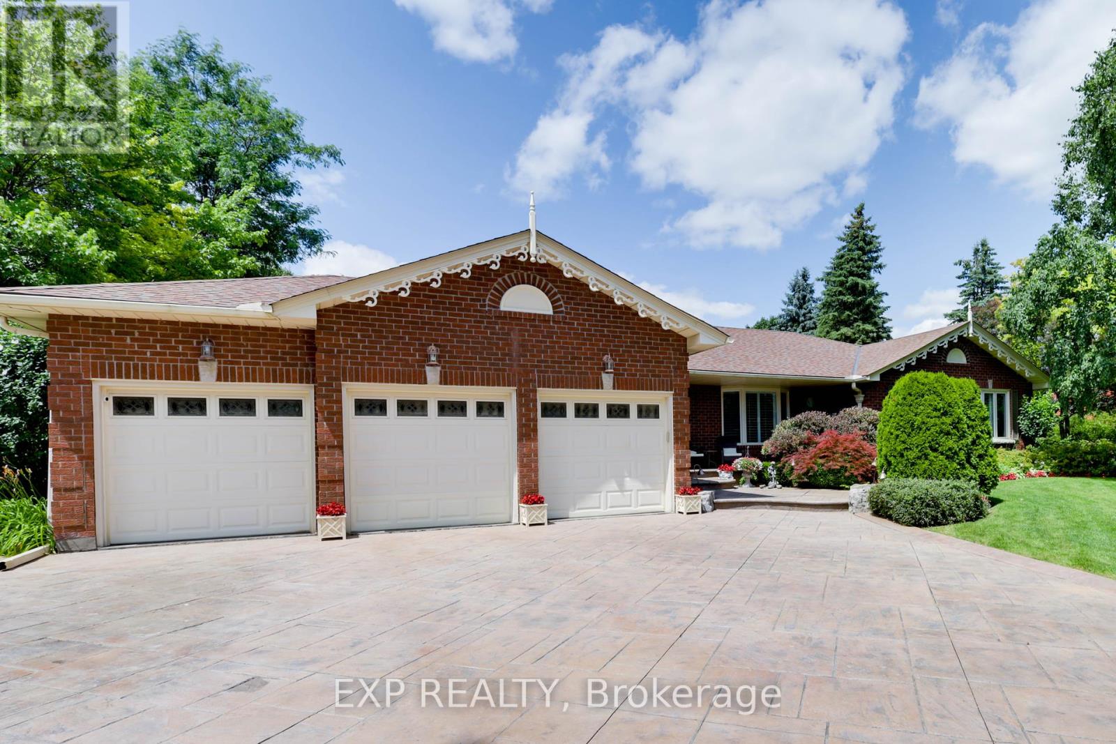 287 Burns Boulevard, King, Ontario  L7B 1E1 - Photo 4 - N12148818