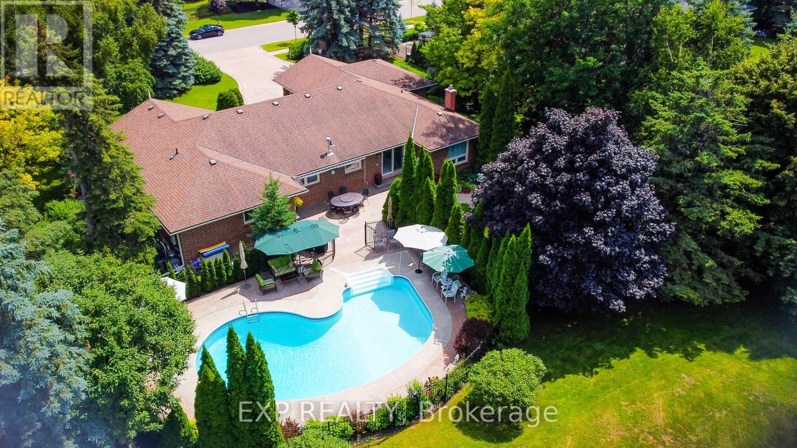 287 Burns Boulevard, King, Ontario  L7B 1E1 - Photo 40 - N12148818