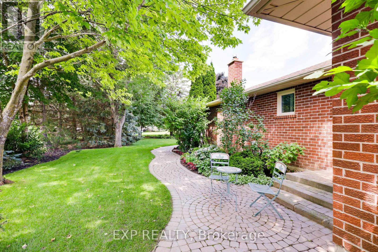287 Burns Boulevard, King, Ontario  L7B 1E1 - Photo 6 - N12148818