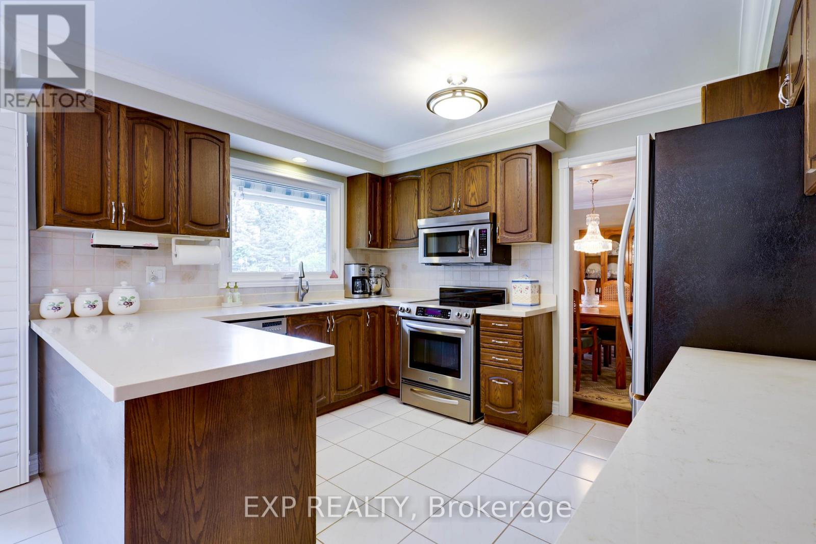 287 Burns Boulevard, King, Ontario  L7B 1E1 - Photo 7 - N12148818