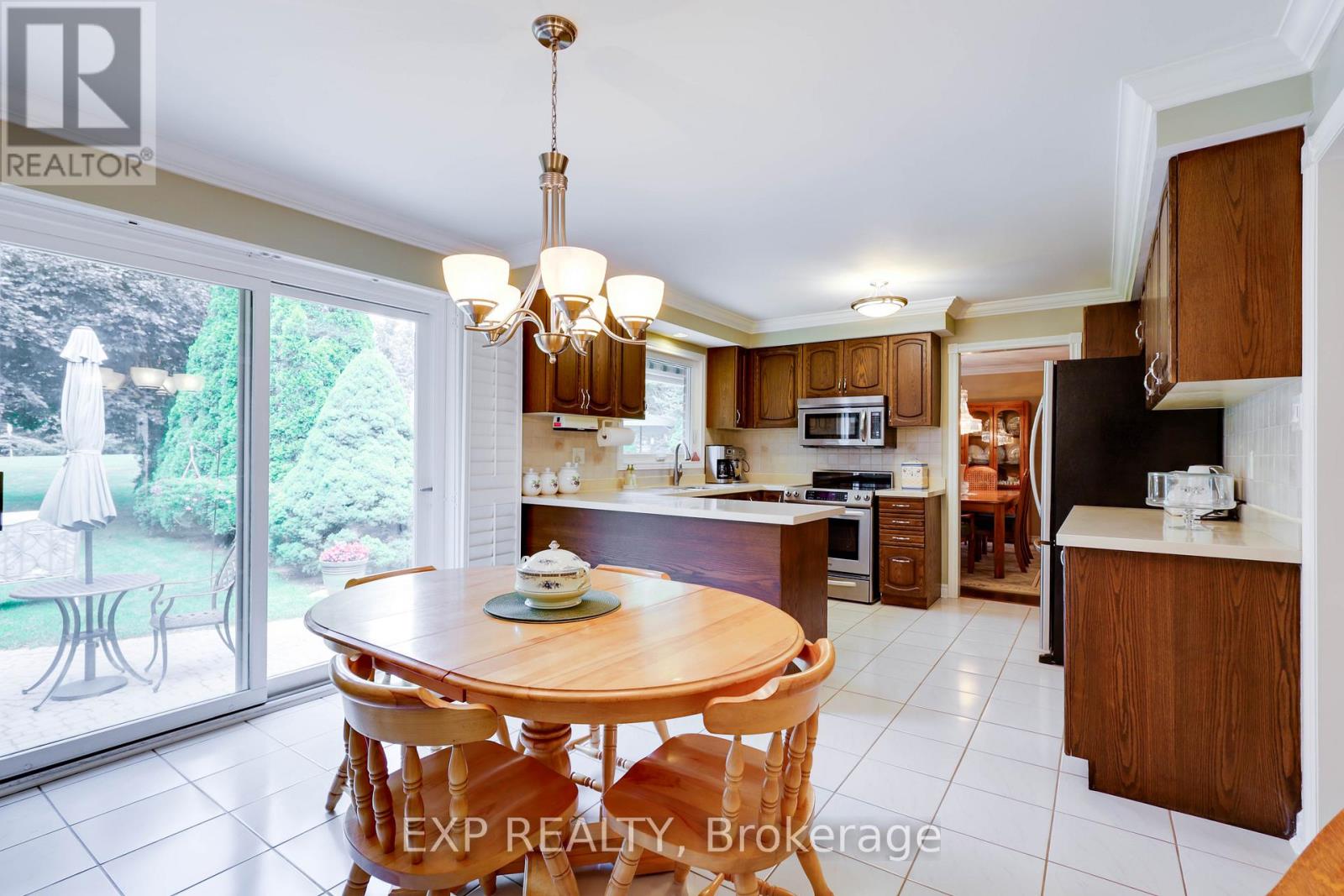 287 Burns Boulevard, King, Ontario  L7B 1E1 - Photo 8 - N12148818