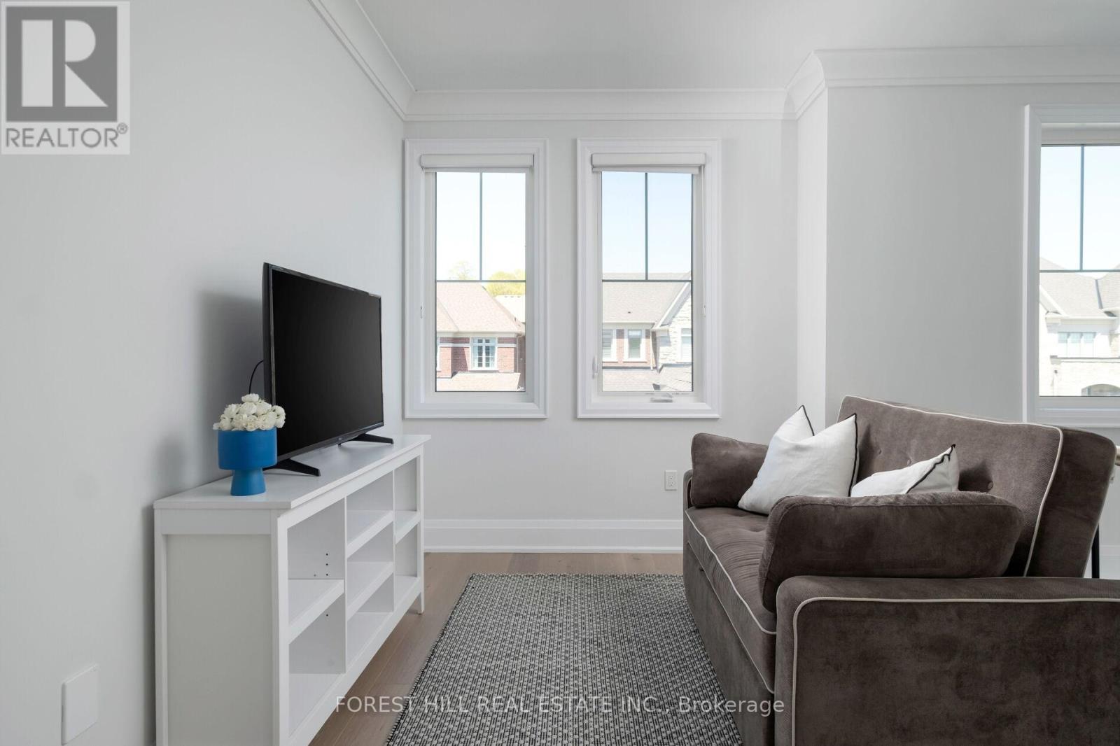 124 Sikura Circle, Aurora, Ontario  L4G 3Y9 - Photo 22 - N12148845