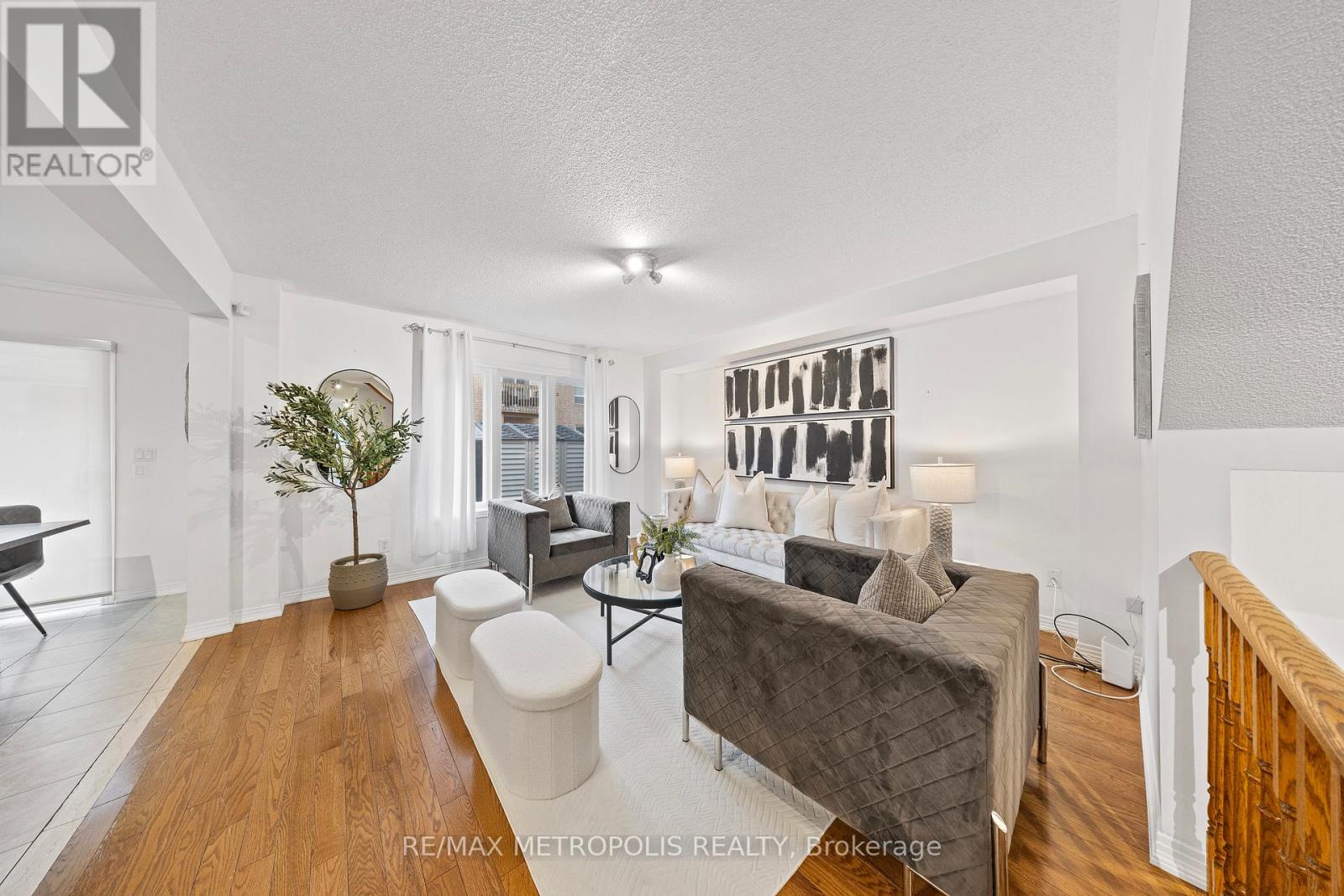 150 Matthew Boyd Crescent, Newmarket, Ontario  L3X 3C6 - Photo 4 - N12148856