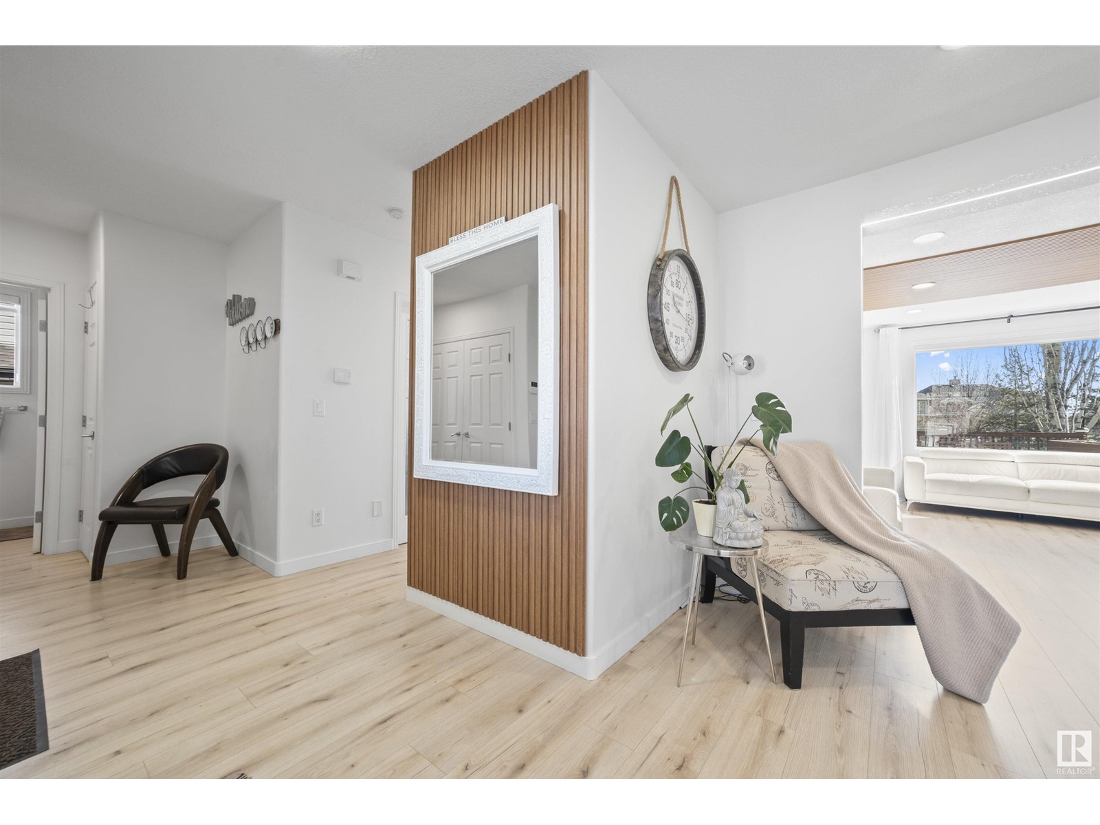 Property at 1665 GLASTONBURY BV NW image 3