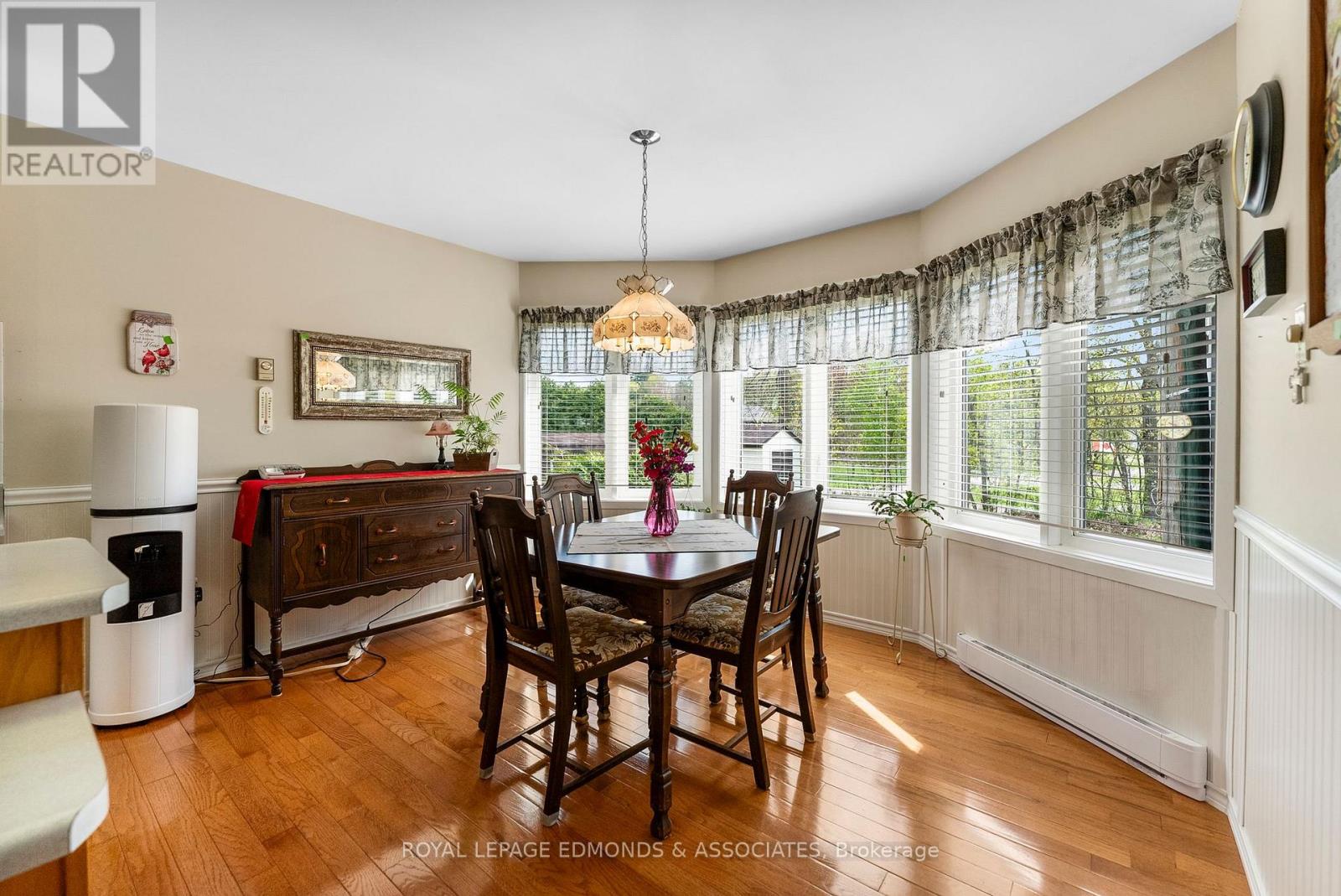 13 Harris Crescent, Whitewater Region, Ontario  K0J 1C0 - Photo 14 - X12148894