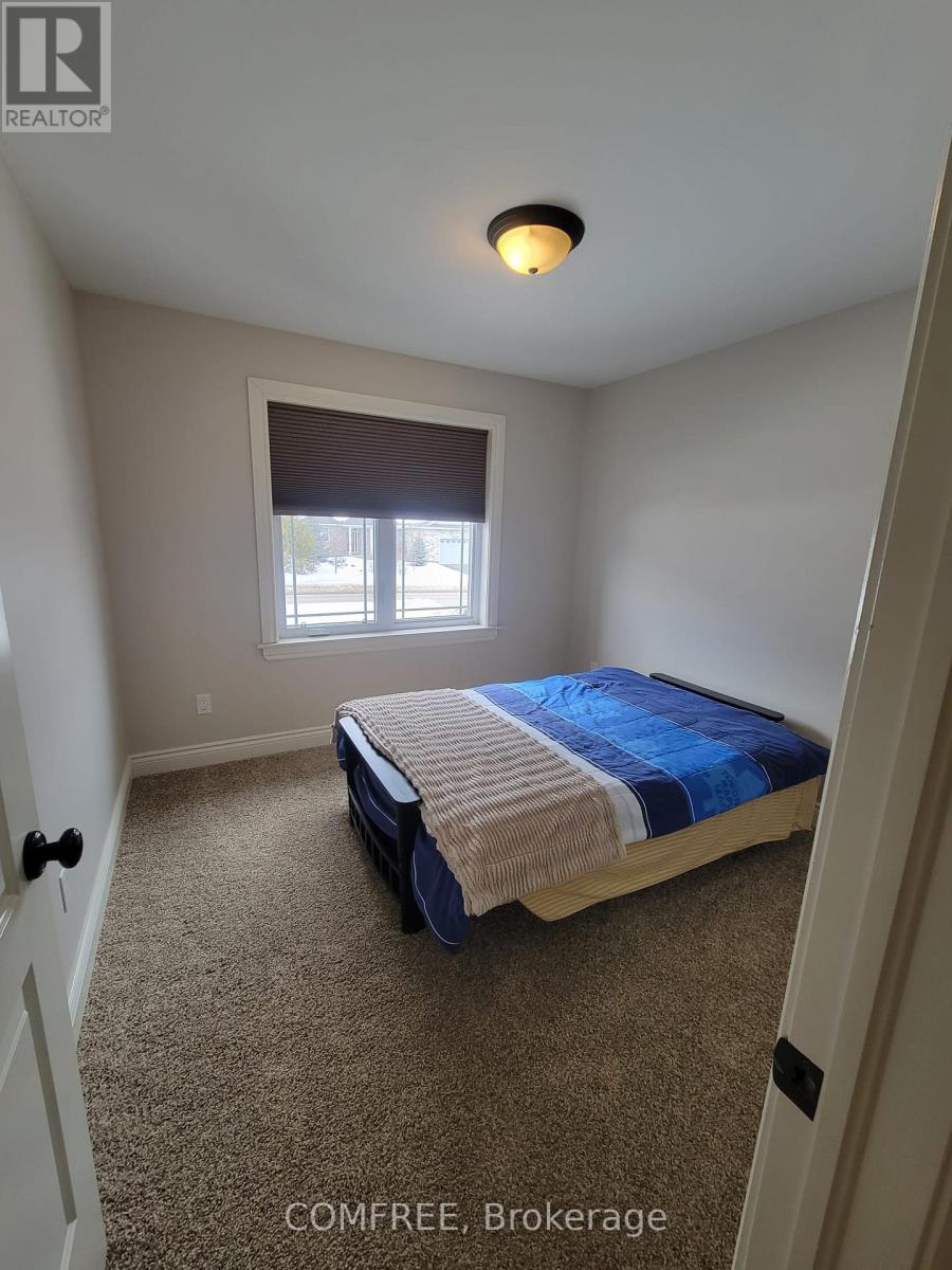 16 Nick Street, Petawawa, Ontario  K8H 0C2 - Photo 12 - X12148905