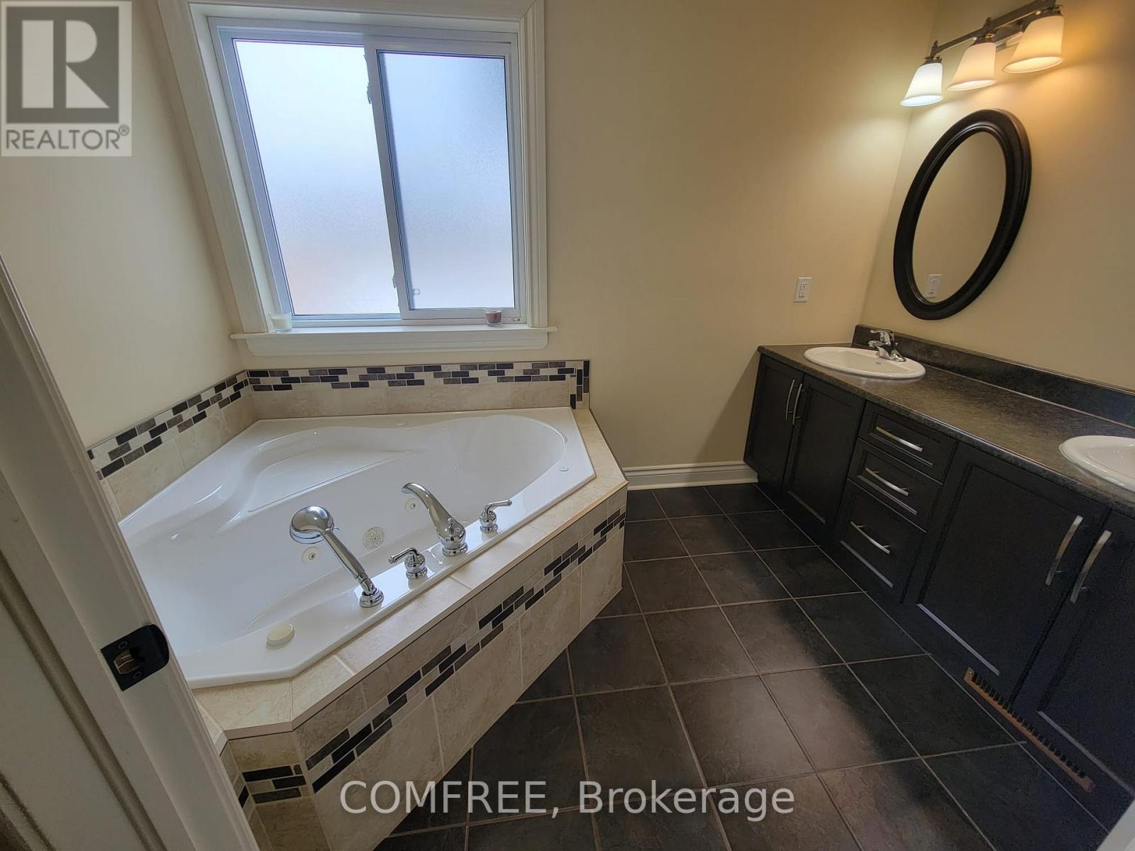 16 Nick Street, Petawawa, Ontario  K8H 0C2 - Photo 25 - X12148905