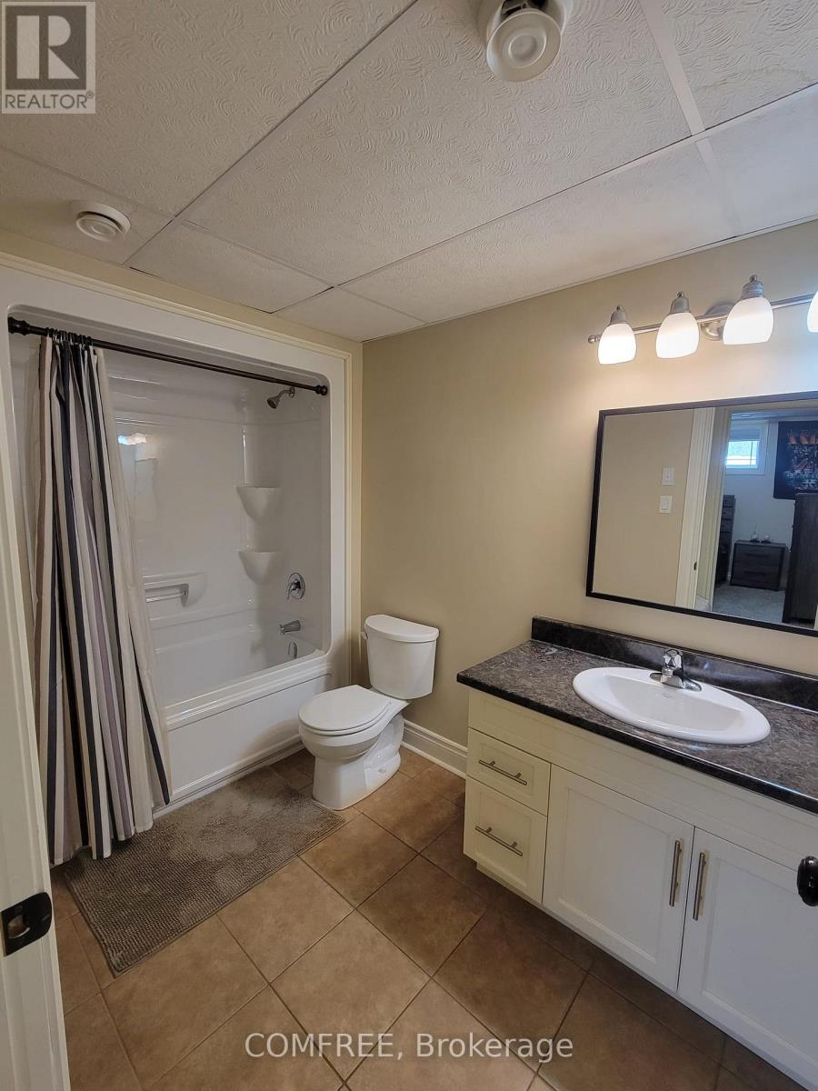 16 Nick Street, Petawawa, Ontario  K8H 0C2 - Photo 7 - X12148905