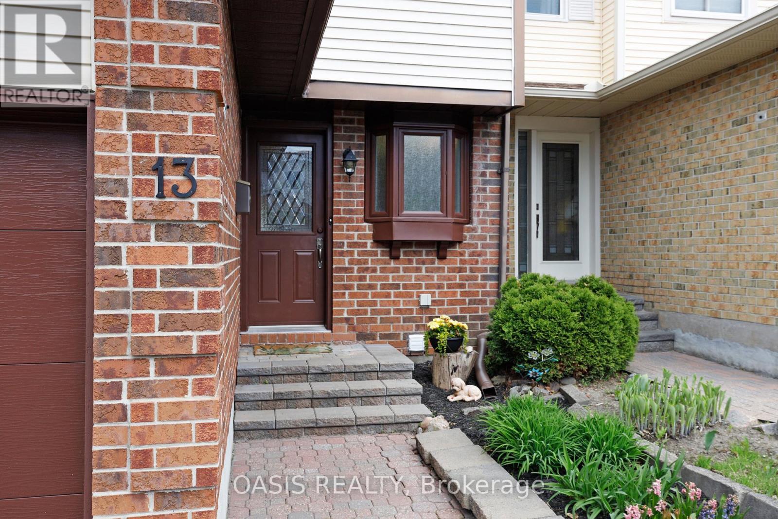 13 Sundback Lane, Ottawa, Ontario  K2L 2W9 - Photo 3 - X12148914