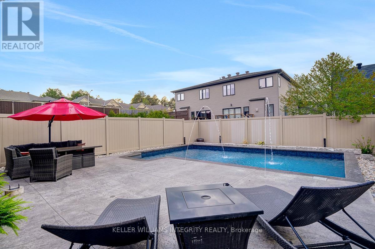 547 Parade Drive, Ottawa, Ontario  K2S 0X8 - Photo 38 - X12148929