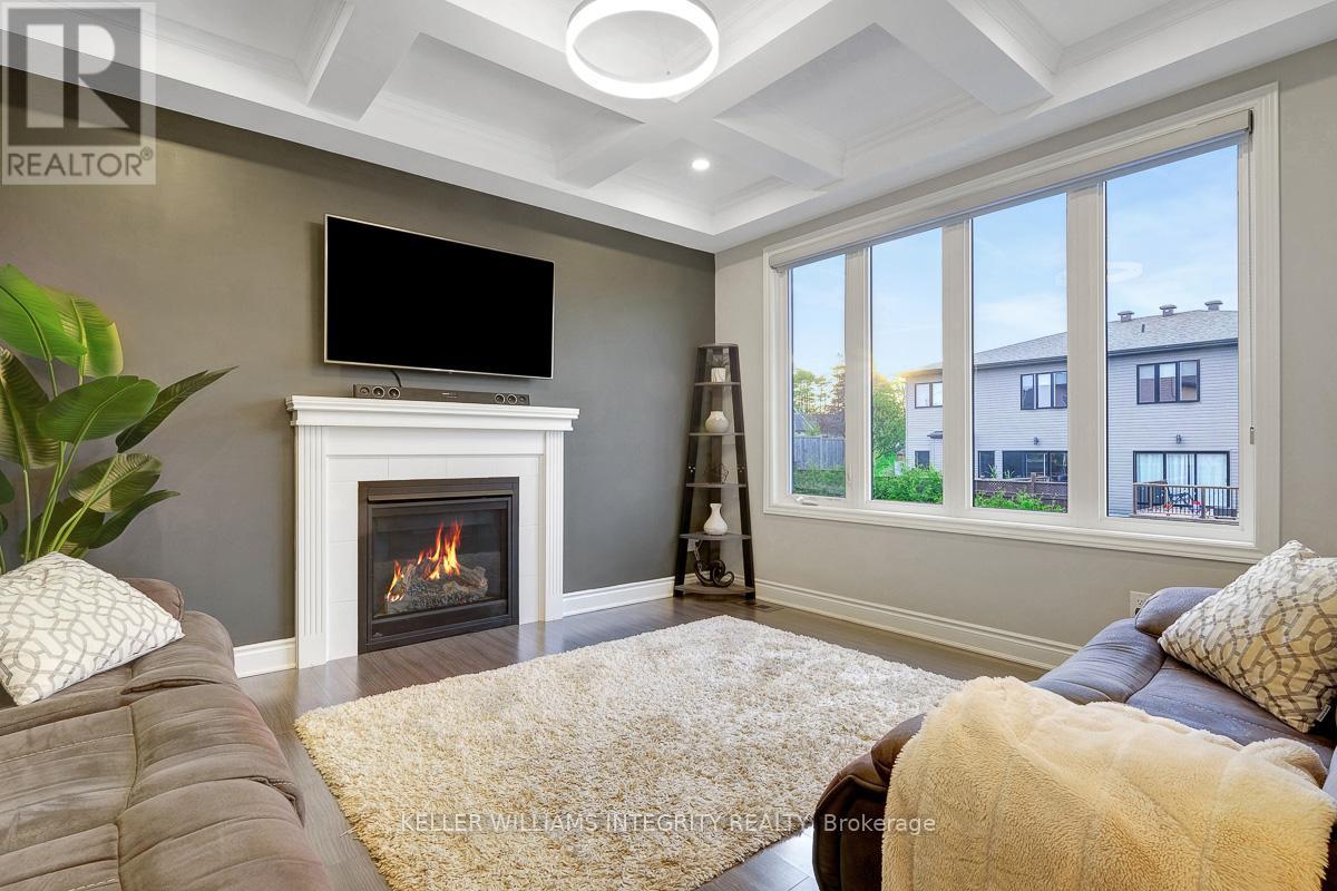 547 Parade Drive, Ottawa, Ontario  K2S 0X8 - Photo 6 - X12148929
