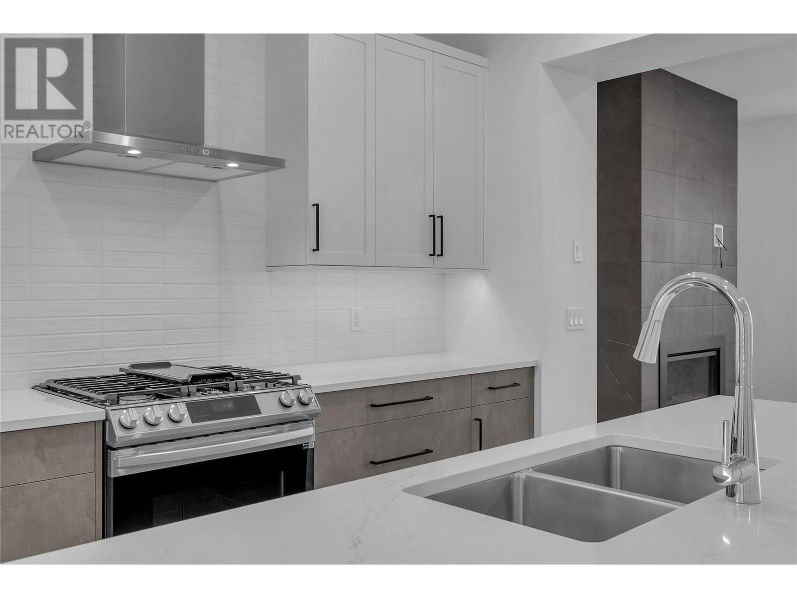 Property at 2835 Canyon Crest Drive Unit# 13 image 3