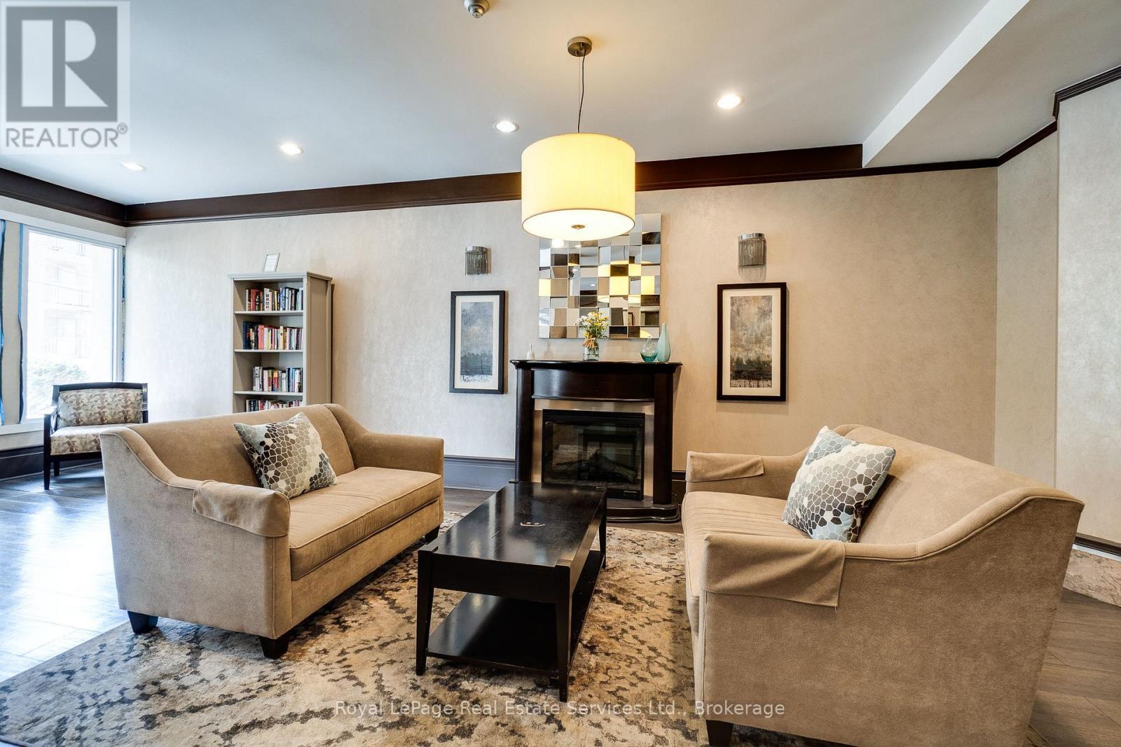 Property at 1103 - 67 CAROLINE STREET S image 3
