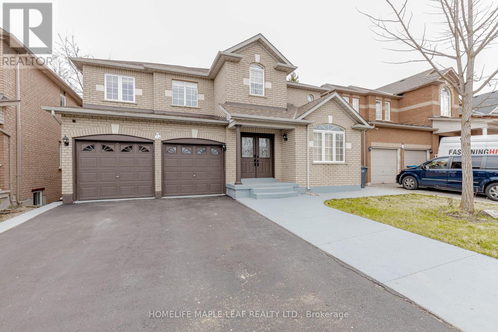 72 Dunvegan Crescent, Brampton, Ontario  L7A 2Y1 - Photo 2 - W12148757