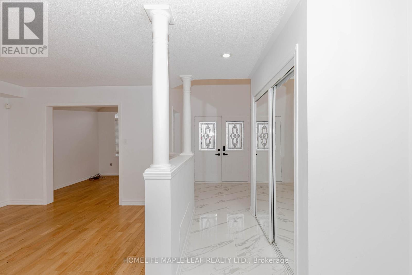 72 Dunvegan Crescent, Brampton, Ontario  L7A 2Y1 - Photo 3 - W12148757
