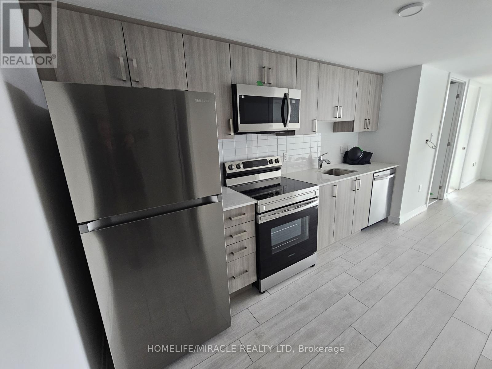 556 Marlee Avenue W, Toronto, Ontario  M6B 3J3 - Photo 3 - W12148798
