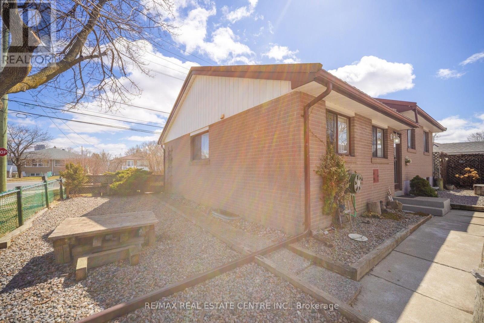 140 Vodden Street E, Brampton, Ontario  L6V 1M5 - Photo 47 - W12148861