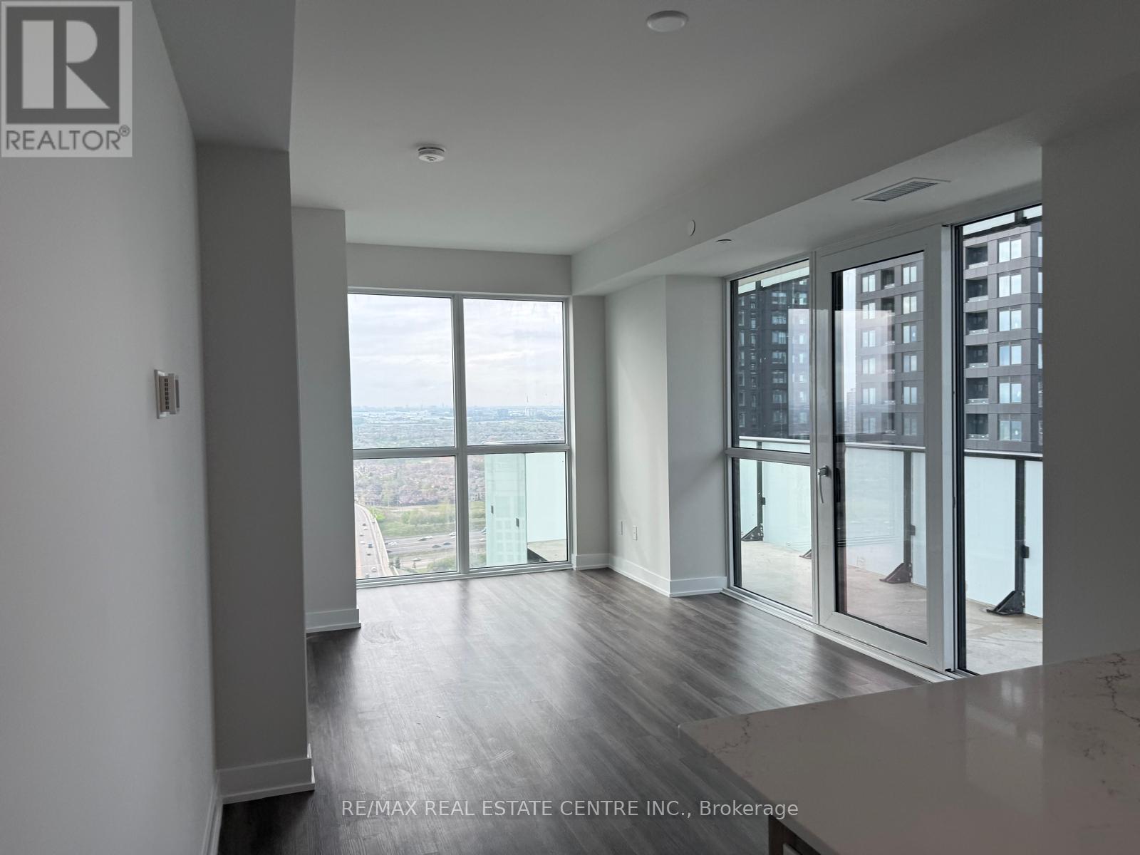 2711 - 430 Square One Drive, Mississauga, Ontario  L5B 0L6 - Photo 22 - W12148867