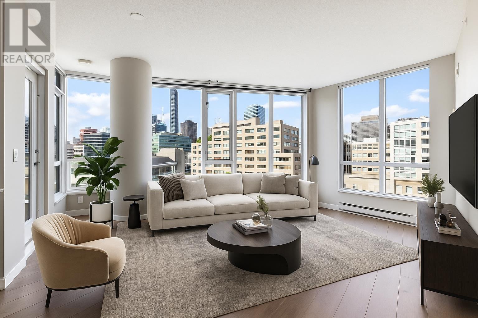 806 833 SEYMOUR STREET, Vancouver, British Columbia