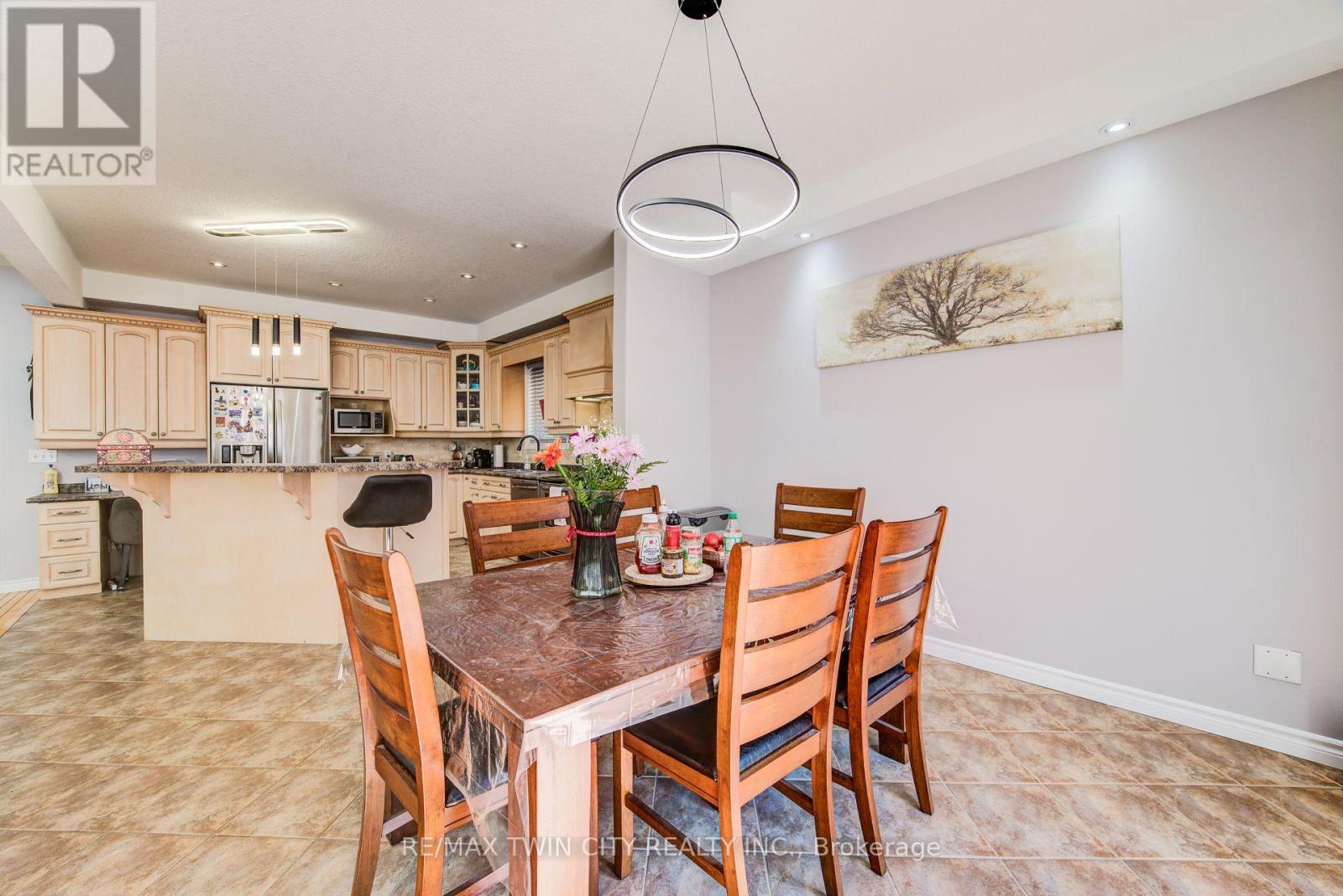 144 Udvari Crescent, Kitchener, Ontario  N2N 3P6 - Photo 8 - X12148735