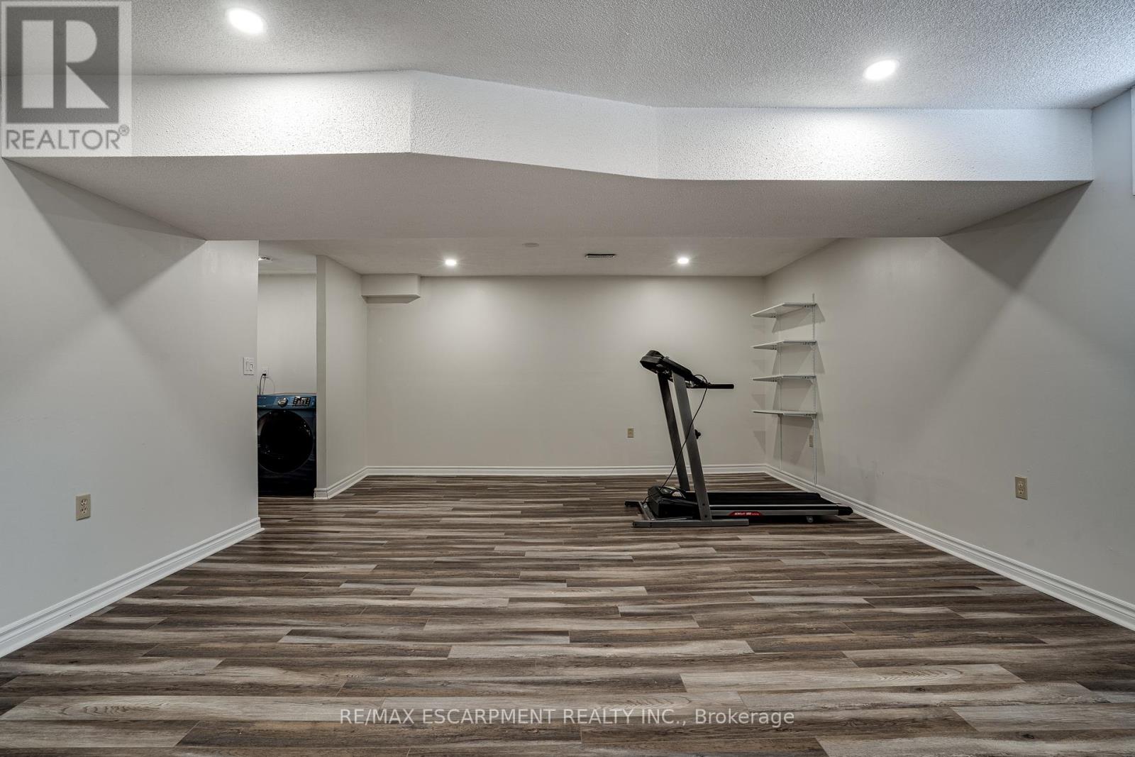 29 Capri Street, Thorold, Ontario  L2V 4W7 - Photo 33 - X12148770